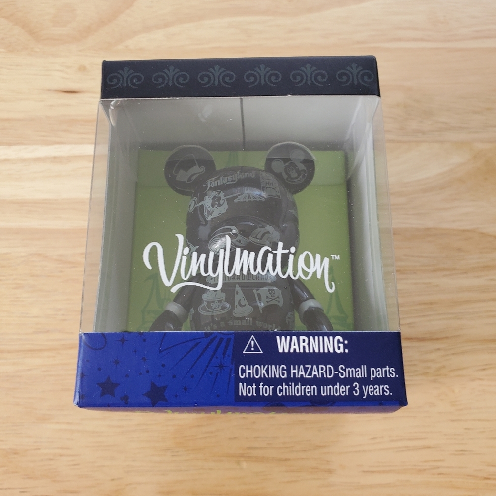 Disney 2011 Vinylmation Black/Silver Figure - Picture 1 of 3